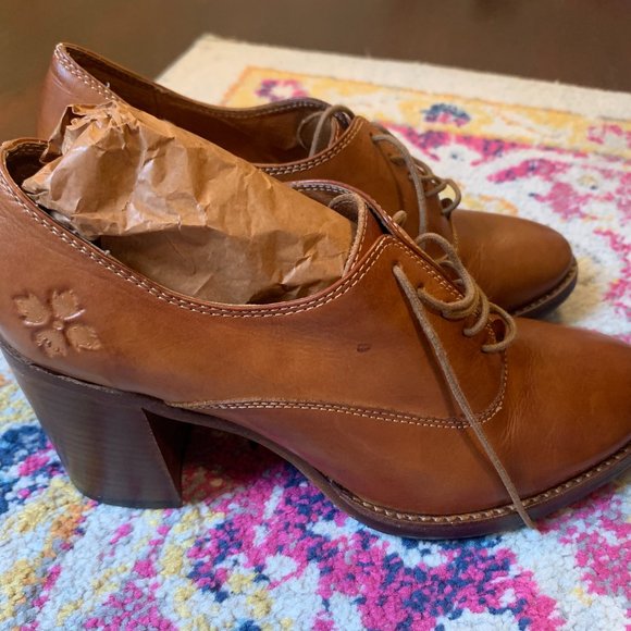 Patricia Nash Block Heals Oxford Lace up Leather Shoes - Picture 10 of 11